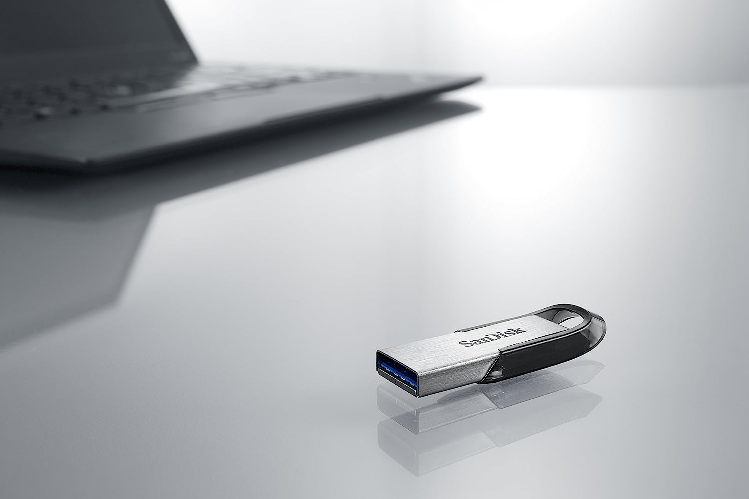 SanDisk Ultra Flair USB 3.0 Flash-Laufwerk 32 GB